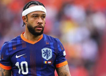 Em meio a lágrimas, Piqué se defende de acusação na Espanha; entenda