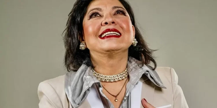Roberta Miranda revela motivos para esconder bissexualidade e revela que ela e o pai já se apaixonaram pela mesma mulher