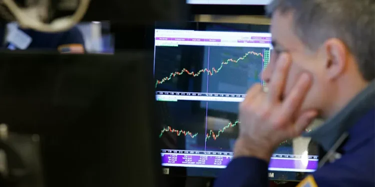 Wall Street fecha em alta mas com investidores nervosos com taxas alfandegárias