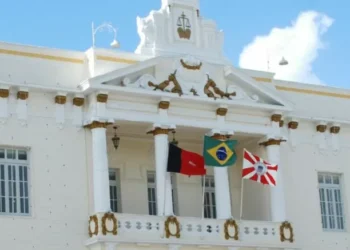 DESEMBARGADORES DO TRIBUNAL DE JUSTIÇA DA PARAÍBA, NO BRASIL, SE DÃO AUMENTO QUE REPRESENTA R$234 MILHOES AOS COFRES PÚBLICOS.