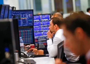 Bolsa de Lisboa abre no verde e contraria vermelho europeu