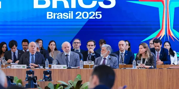 Brasil lança plataforma interativa para comércio exterior do Brics