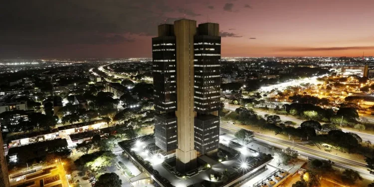 Copom deve elevar a Selic pela quinta vez consecutiva, mas próximos passos são incertos
