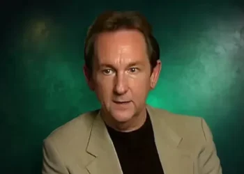 Morre Dave Mallow, a voz do vilão Baboo em ‘Power Rangers’