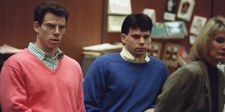 Irmãos Menéndez enfrentam audiência nos EUA em busca de nova sentença