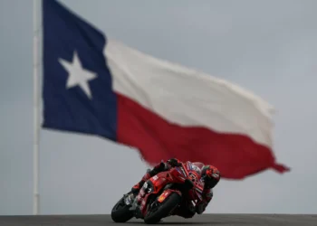 Desta vez, ganhou Bagnaia, Marc Márquez caiu e perdeu liderança para o irmão