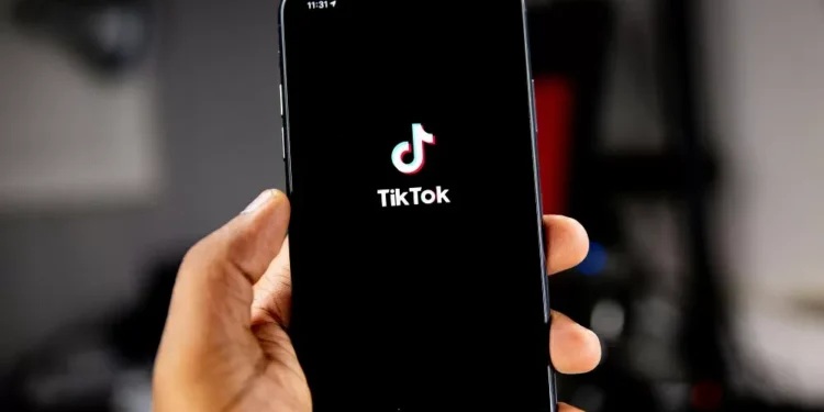 Amazon apresenta proposta para comprar TikTok em meio à crise com os EUA
