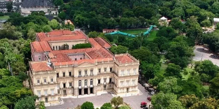 BNDES anuncia investimento de R$ 50 milhões para reconstrução do Museu Nacional