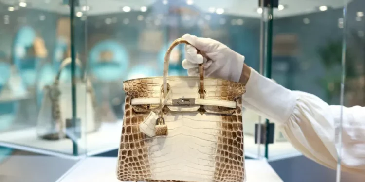 Hermes ultrapassa Louis Vuitton com vendas a abrandarem na China e EUA