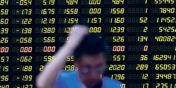 Bolsa acompanha leves perdas europeias após corte nos juros