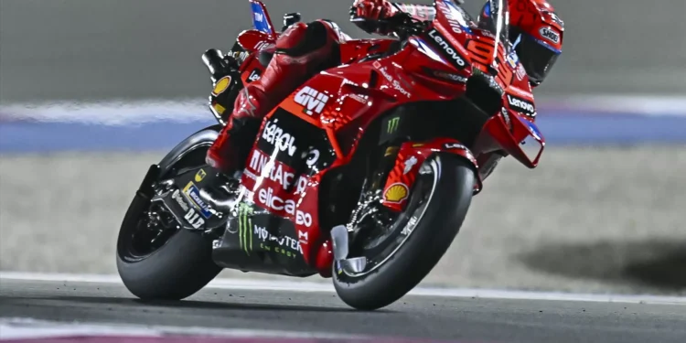 Marc Márquez ganha no Qatar