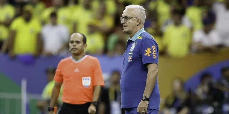 Dorival Júnior volta a ser prioridade no Corinthians após negativa de Tite