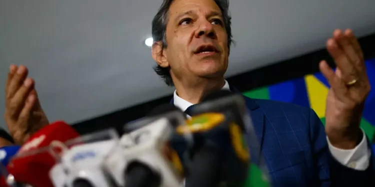 Governo não tem estratégias para enfrentar carência de R$ 10,9 bilhões para gastos com saúde e educação em 2027, diz Haddad