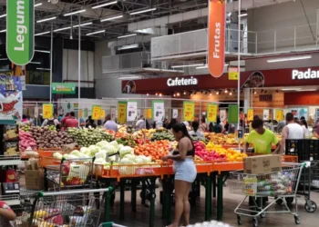 Mercado reduz previsão para expansão da economia em 2025