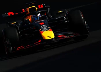 Verstappen terá proposta milionária da Aston Martin