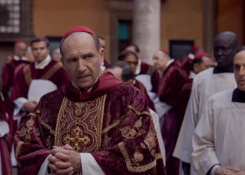 ‘Conclave’ é o filme mais assistido no Prime Video Brasil após morte do papa Francisco