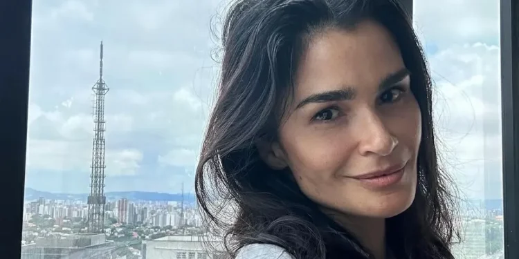 Carol Ribeiro revela diagnóstico de esclerose múltipla aos 45 anos: ‘Achava que iria enlouquecer’