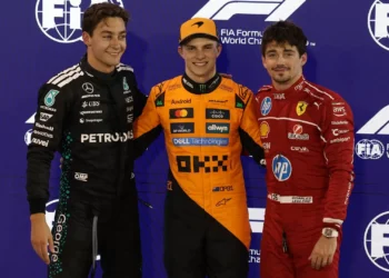 Oscar Piastri aproveita vantagem da McLaren e arranca da “pole” no Bahrain