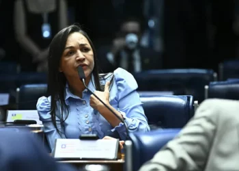 Proposta de redução da jornada de trabalho ganha força no Senado