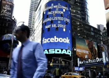 Wall Street fecha mista com os juros da dívida a aliviar e o emprego a mostrar resiliência