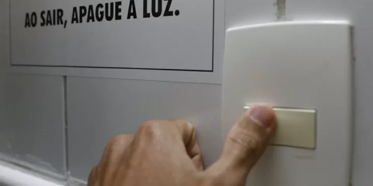 Conta de luz deve ficar mais cara para a classe média