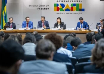 Governo ajusta IOF com foco regulatório e prevê arrecadação de R$ 20,5 bilhões em 2025