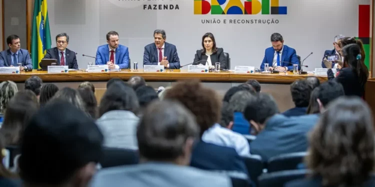 Governo ajusta IOF com foco regulatório e prevê arrecadação de R$ 20,5 bilhões em 2025