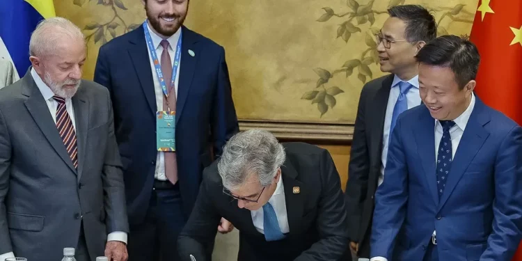 Fórum Empresarial Brasil-China celebra R$ 27 bilhões em investimentos de empresas dos dois países