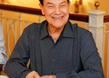 Divaldo Franco: Médium brasileiro que encantava pelas palavras e pelas ações.