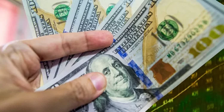Dólar fecha em alta com aversão ao risco após oito pregões de queda
