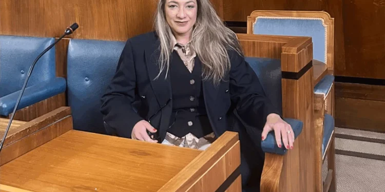 Vanessa Bentley é a primeira brasileira a se tornar vereadora no Reino Unido, um passo importante para o Brasil, que poderá ter uma representante no Parlamento Britânico