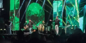 Cantor sertanejo Marrone cai do palco e show é encerrado em Goiânia