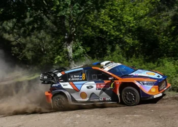 Tanak lidera Rali de Portugal por sete segundos