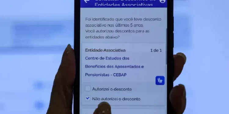 Fraude no INSS: quase 1,5 milhão de aposentados que não autorizaram descontos pedem reembolso