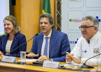 No lançamento do Agora Tem Especialista, Haddad admite que orçamento não acompanha tamanho do SUS