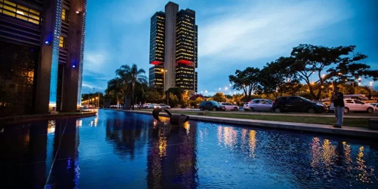 Brasil tem o segundo maior juro real do mundo após nova alta da Selic