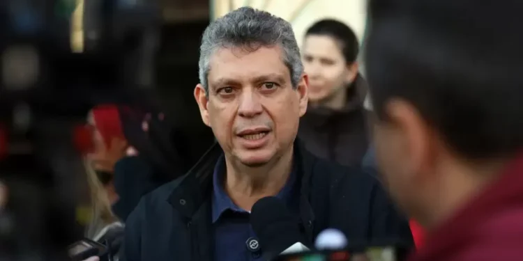 Ministro de Lula diz que derrubada do decreto do IOF derrota do país