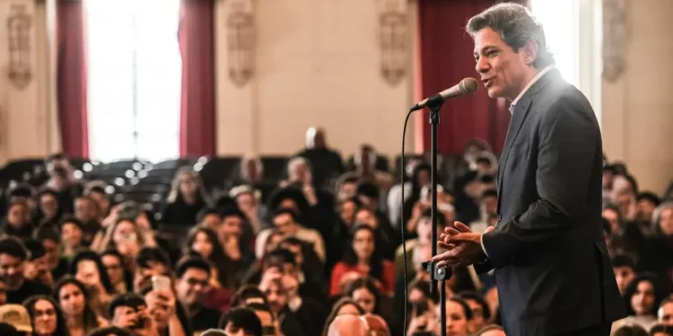 Haddad em meio ao impasse do IOF: ‘É hora de vestir o uniforme do embate’