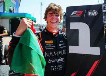 Primeira vitória portuguesa na Fórmula 3. Ivan Domingues vence em Barcelona