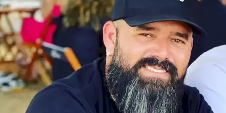 Cantor de forró morre aos 42 anos após passar mal durante show na Bahia