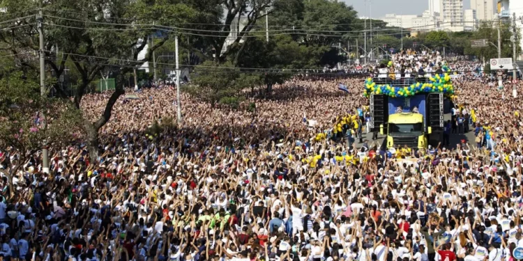 Parada LGBT+ e Marcha para Jesus devem injetar R$ 591 mi na economia paulistana, diz ACSP