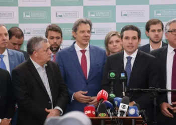 PT cede relatoria da LDO 2026 e assume MP do aumento de impostos em acordo na Câmara