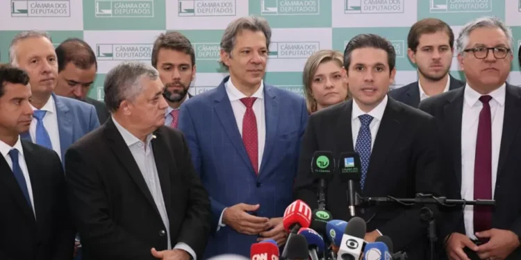 PT cede relatoria da LDO 2026 e assume MP do aumento de impostos em acordo na Câmara