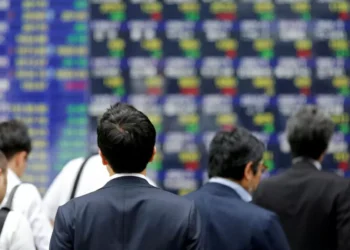 CTT caem 3% e PSI acompanha perdas europeias