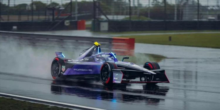 Félix da Costa terceiro na segunda corrida de Xangai