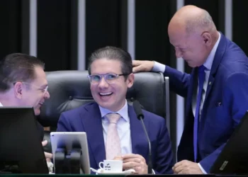 Motta pauta urgência para derrubar decreto do IOF e diz que ‘clima não é favorável a aumento de impostos’