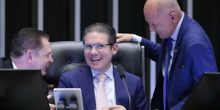 Motta pauta urgência para derrubar decreto do IOF e diz que ‘clima não é favorável a aumento de impostos’