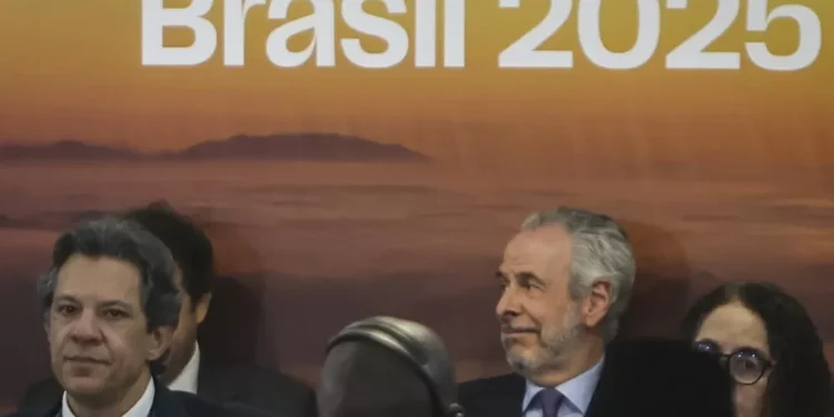 Haddad critica tarifaço de Trump, defende autonomia do Brasil e rebate Tarcísio: ‘É candidato a presidente ou a vassalo’