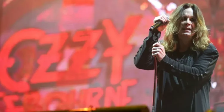 Texas presta homenagens a Ozzy Osbourne em monumento no qual urinou em 1982