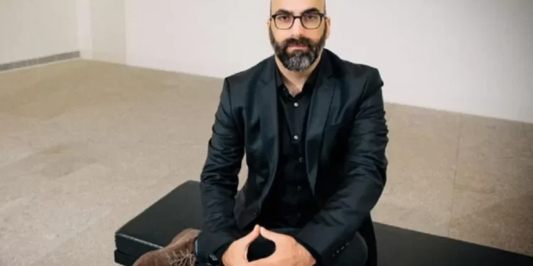 Valter Hugo Mãe é confirmado em mesa extra da Flip 2025